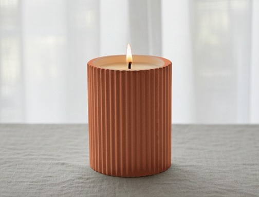 Suport Canelat din ipsos, culoare terracotta, cu lumânare de soia