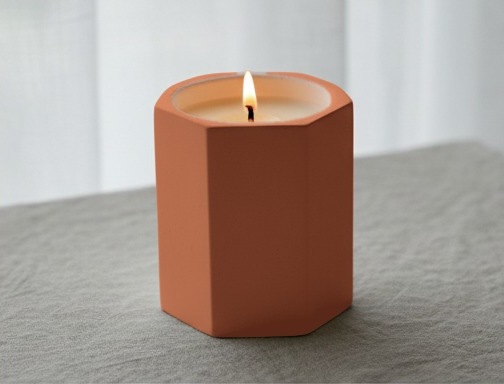 Suport Hexagon din ipsos, culoare terracotta, cu lumânare de soia